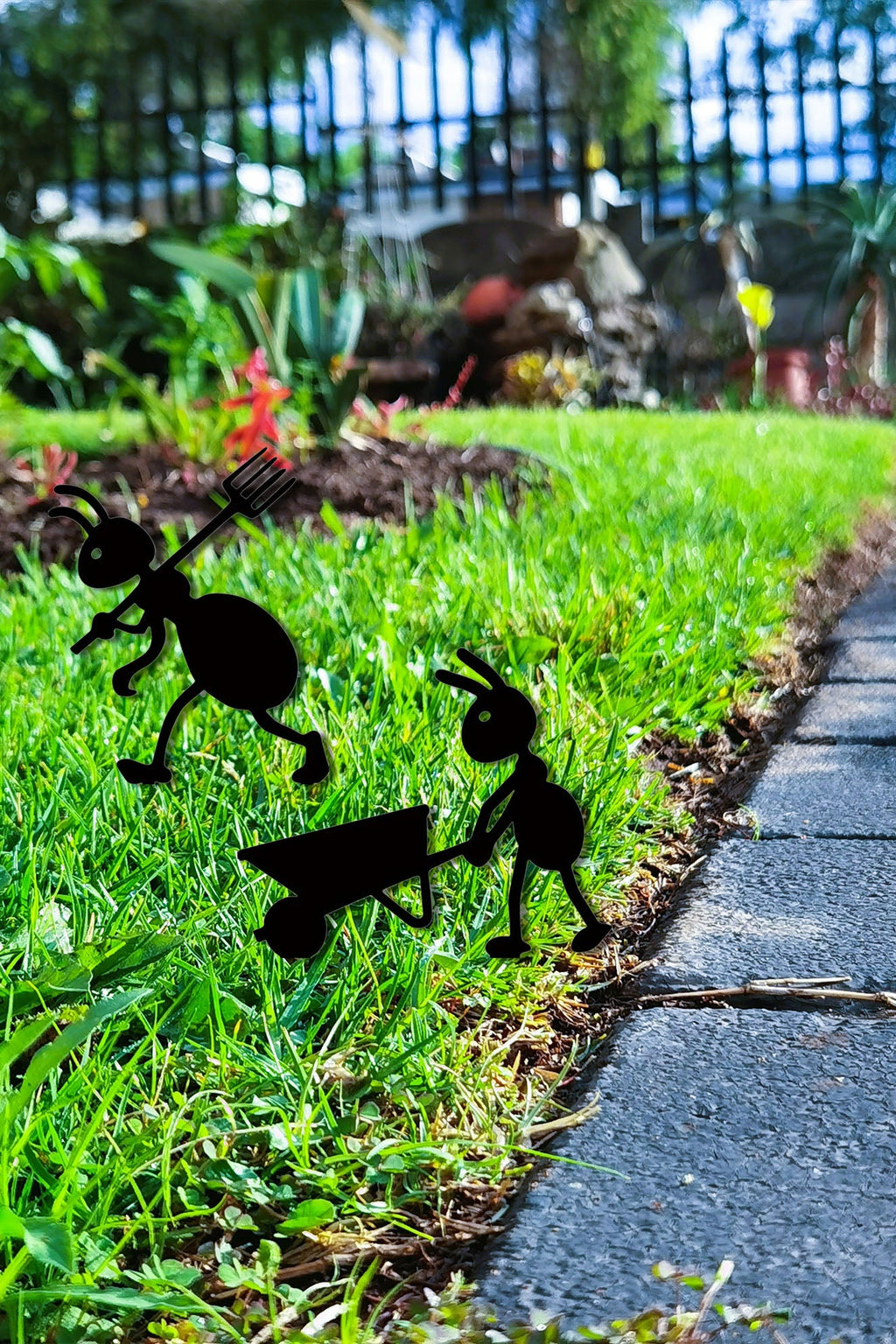 Decorative Iron Ant Garden Stake - Outdoor Metal Yard Art For Lawn,